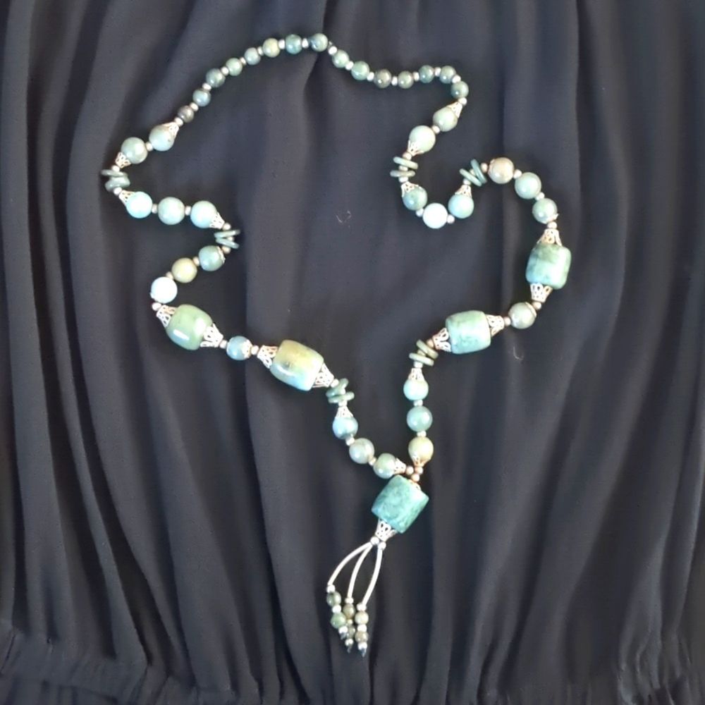 Vintage Chunky Jade Bead Necklace 17 inches long